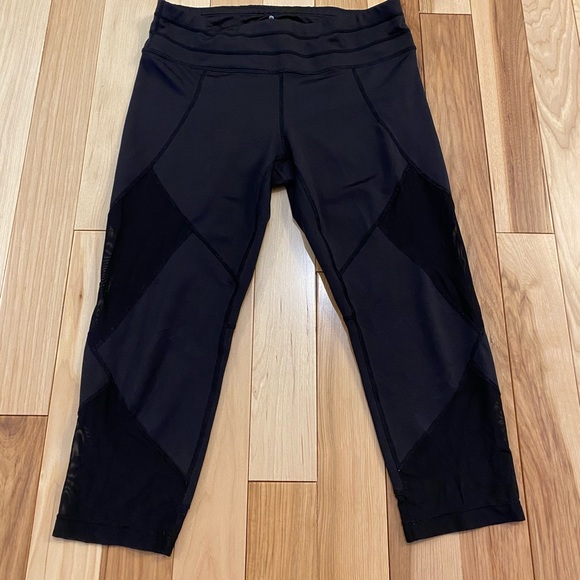 ATHLETA Black Mesh Solar Leggings Sz M - Picture 8 of 10